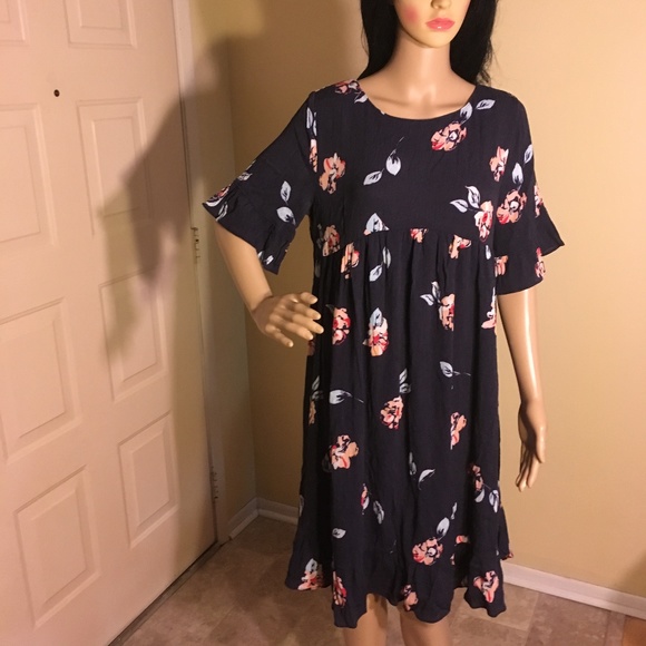 Maternity Ruffle Sleeve Printed Dress Small - Picture 3 of 3